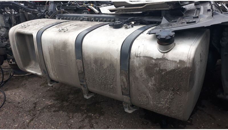 DAF complete fuel tank 765L with brackets - Fuel tank for Truck: picture 3 DAF complete fuel tank 765L with brackets - Fuel tank for Truck: picture 3