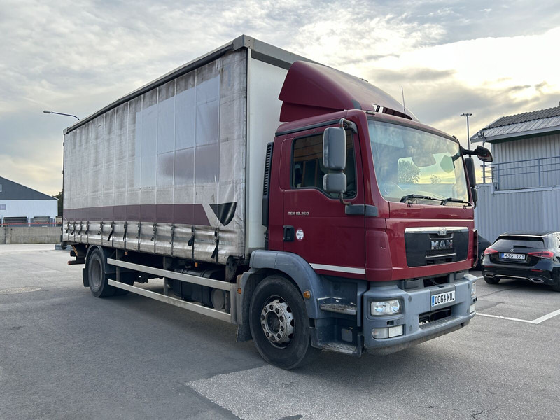 Dismantling for parts MAN TGM - Curtainsider truck: picture 1 Dismantling for parts MAN TGM - Curtainsider truck: picture 1