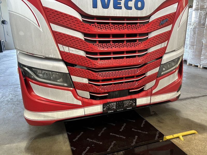 Iveco S-Way - Bumper for Truck: picture 1 Iveco S-Way - Bumper for Truck: picture 1