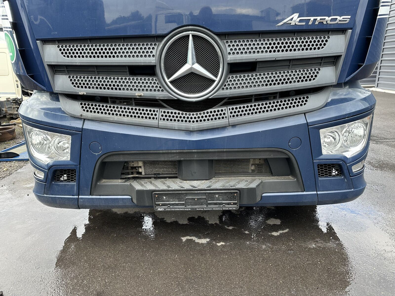 Mercedes-Benz Actros 1843 - Bumper for Truck: picture 1 Mercedes-Benz Actros 1843 - Bumper for Truck: picture 1