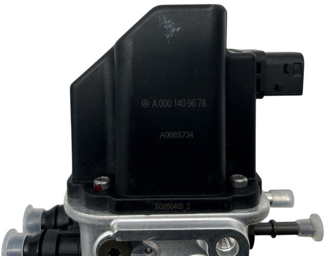Mercedes-Benz AdBlue pump - Exhaust system for Truck: picture 5 Mercedes-Benz AdBlue pump - Exhaust system for Truck: picture 5