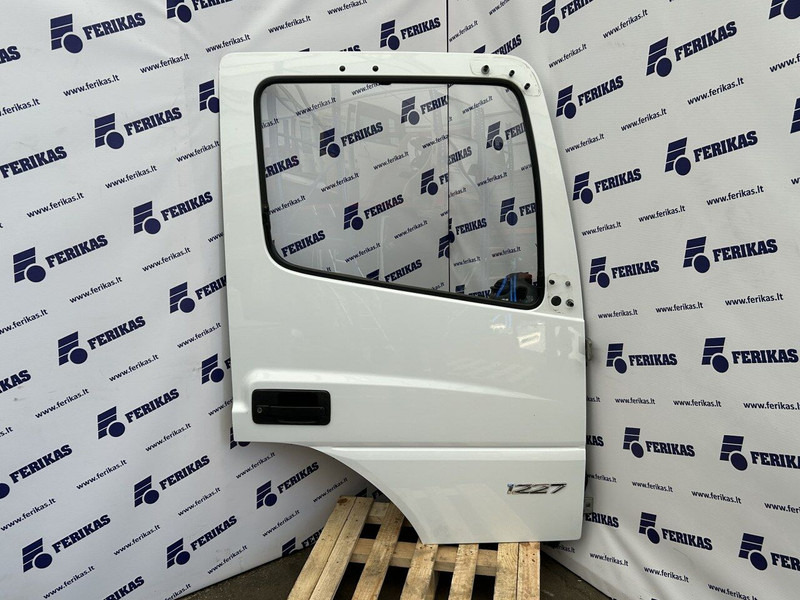 Mercedes-Benz Atego - Door and parts for Truck: picture 1 Mercedes-Benz Atego - Door and parts for Truck: picture 1