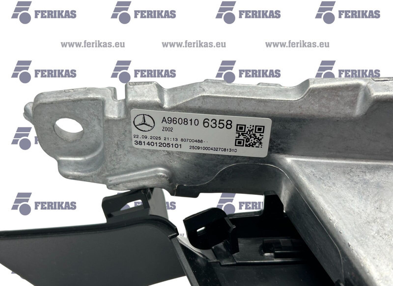 Mercedes-Benz rear view camera, left side - Rear view mirror: picture 5 Mercedes-Benz rear view camera, left side - Rear view mirror: picture 5