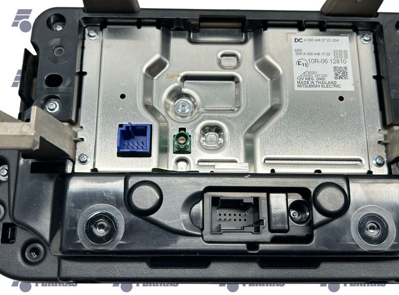 Mercedes-Benz multimedia, radio unit - Spare parts for Truck: picture 3 Mercedes-Benz multimedia, radio unit - Spare parts for Truck: picture 3