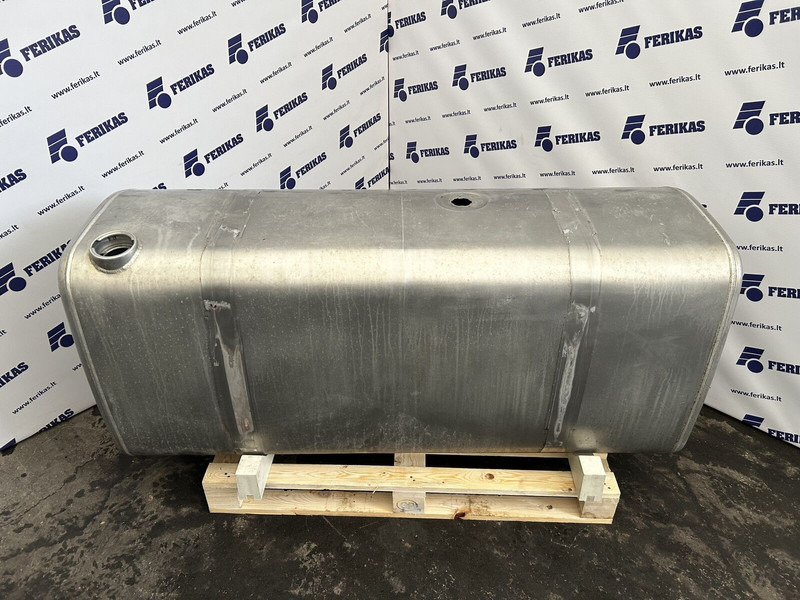 Volvo 650L 710x690x1630 - Fuel tank for Truck: picture 1 Volvo 650L 710x690x1630 - Fuel tank for Truck: picture 1