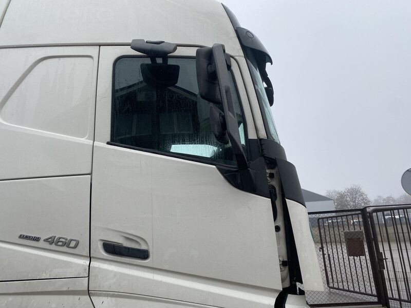 Volvo FH4 - Door and parts for Truck: picture 1 Volvo FH4 - Door and parts for Truck: picture 1