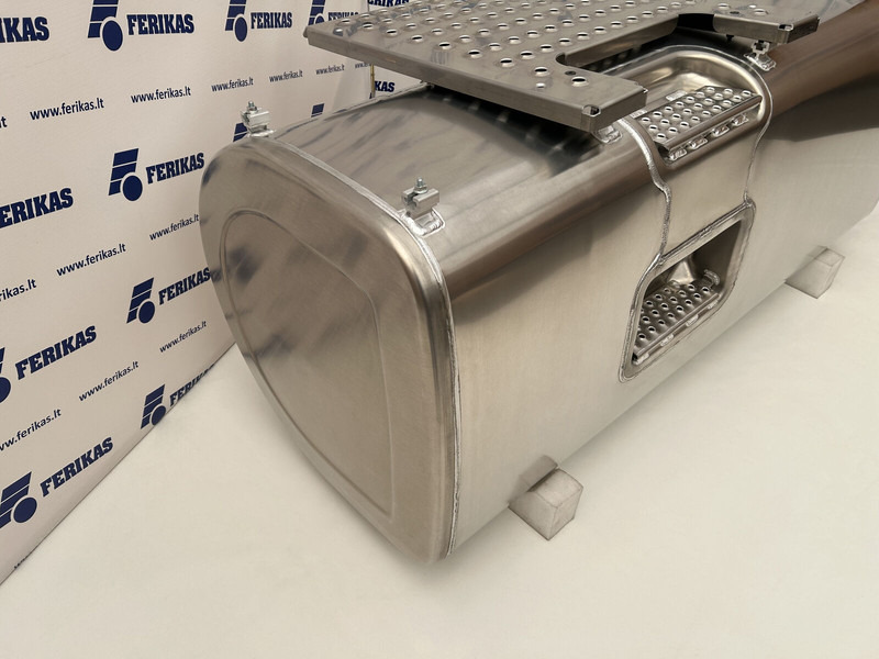 Volvo New aluminum fuel tank 700L - Fuel tank for Truck: picture 2 Volvo New aluminum fuel tank 700L - Fuel tank for Truck: picture 2