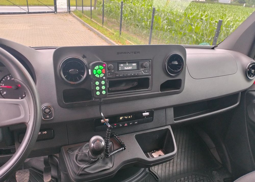 Fire truck Mercedes-Benz Sprinter 907 straż strażacki pożarniczy Hasici Pompier: picture 7 Fire truck Mercedes-Benz Sprinter 907 straż strażacki pożarniczy Hasici Pompier: picture 7