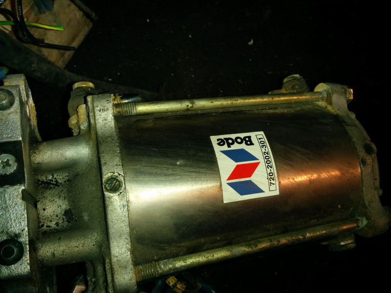 Neoplan BODE цилиндр закрытия - Hydraulic cylinder: picture 4 Neoplan BODE цилиндр закрытия - Hydraulic cylinder: picture 4