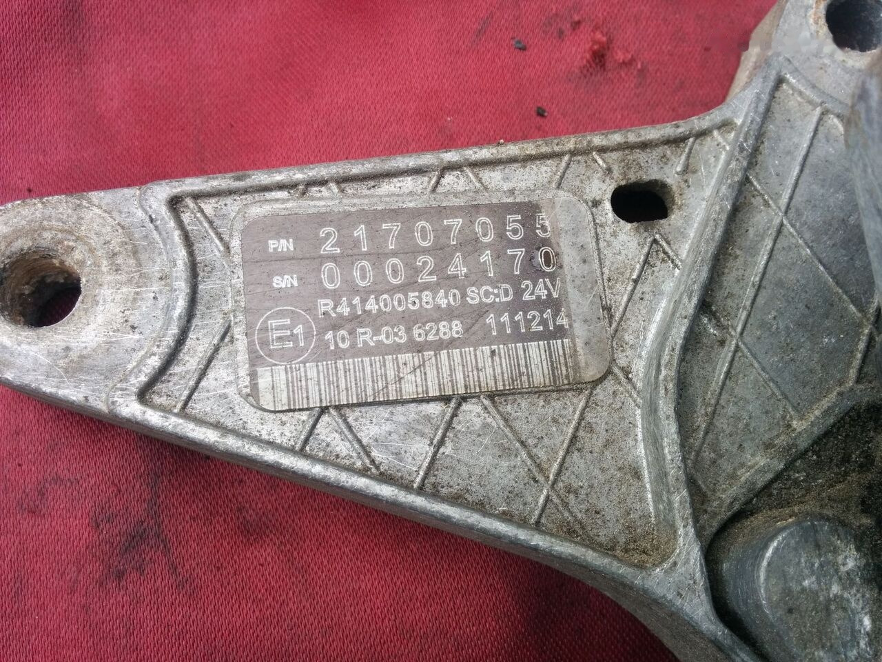 Volvo 21707055.\\ 2137905 Volvo B12 - Valve for Bus: picture 5 Volvo 21707055.\\ 2137905 Volvo B12 - Valve for Bus: picture 5