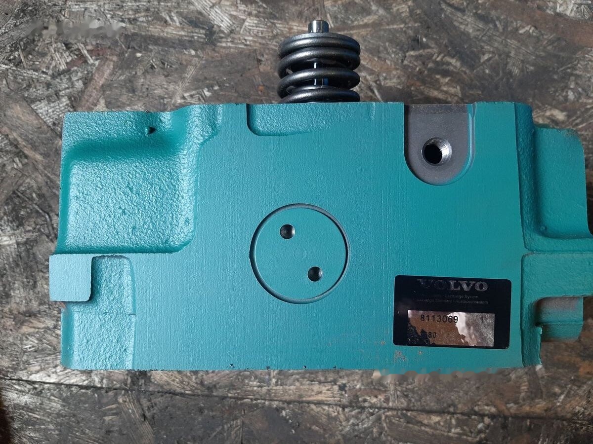 Volvo 8113069 Volvo - Cylinder head for Bus: picture 3 Volvo 8113069 Volvo - Cylinder head for Bus: picture 3