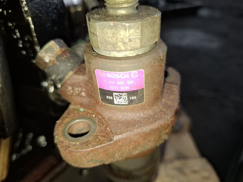 Volvo D7E - Fuel pump: picture 2 Volvo D7E - Fuel pump: picture 2