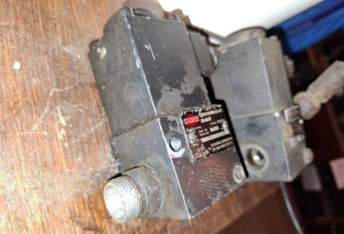 Volvo ZFLS / Herion Volvo b12 - Hydraulic cylinder for Bus: picture 3 Volvo ZFLS / Herion Volvo b12 - Hydraulic cylinder for Bus: picture 3
