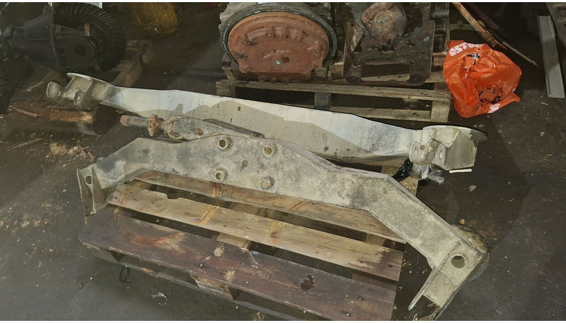 Volvo кронштейн заднего моста мерседес - Steel suspension: picture 4 Volvo кронштейн заднего моста мерседес - Steel suspension: picture 4