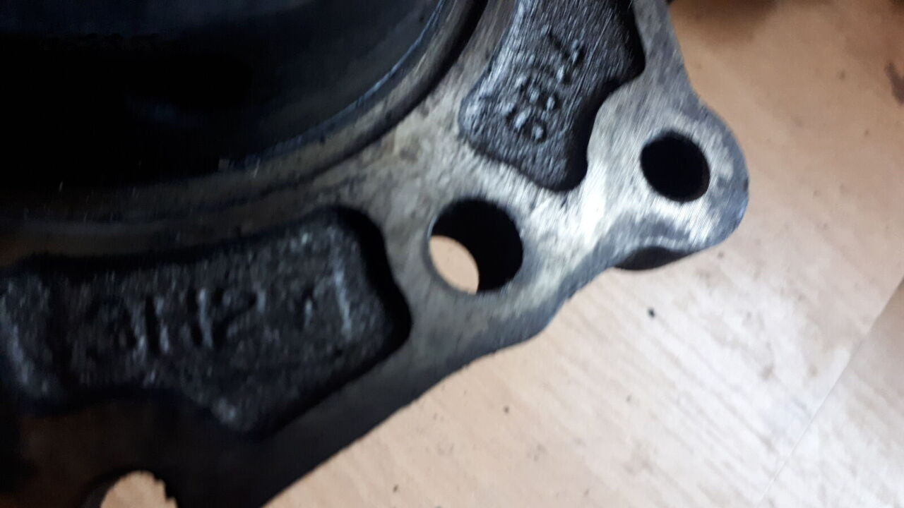 Volvo privoda shkivov remney i toplivnogo nasosa 8148452 Volvo - Crankshaft for Truck: picture 4 Volvo privoda shkivov remney i toplivnogo nasosa 8148452 Volvo - Crankshaft for Truck: picture 4