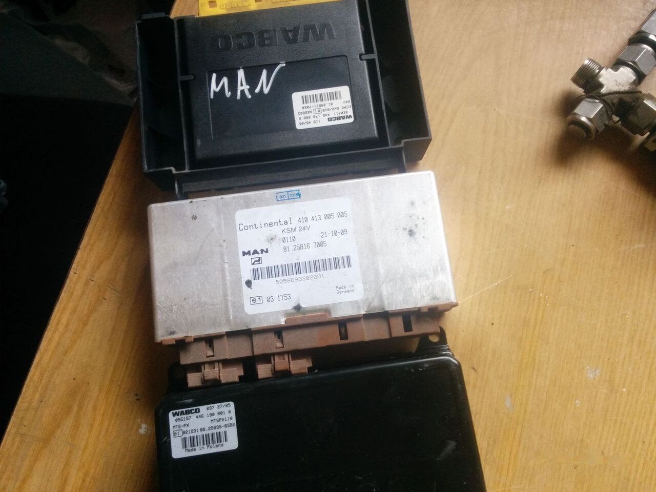 WABCO 4461702000 /4461900010 4461960000 MAN City - ECU for Bus: picture 4 WABCO 4461702000 /4461900010 4461960000 MAN City - ECU for Bus: picture 4