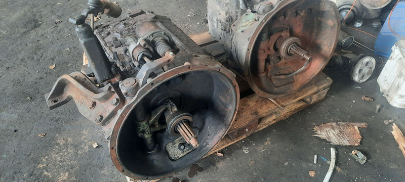 ZF S6-90 . S5-42 - Gearbox: picture 1 ZF S6-90 . S5-42 - Gearbox: picture 1
