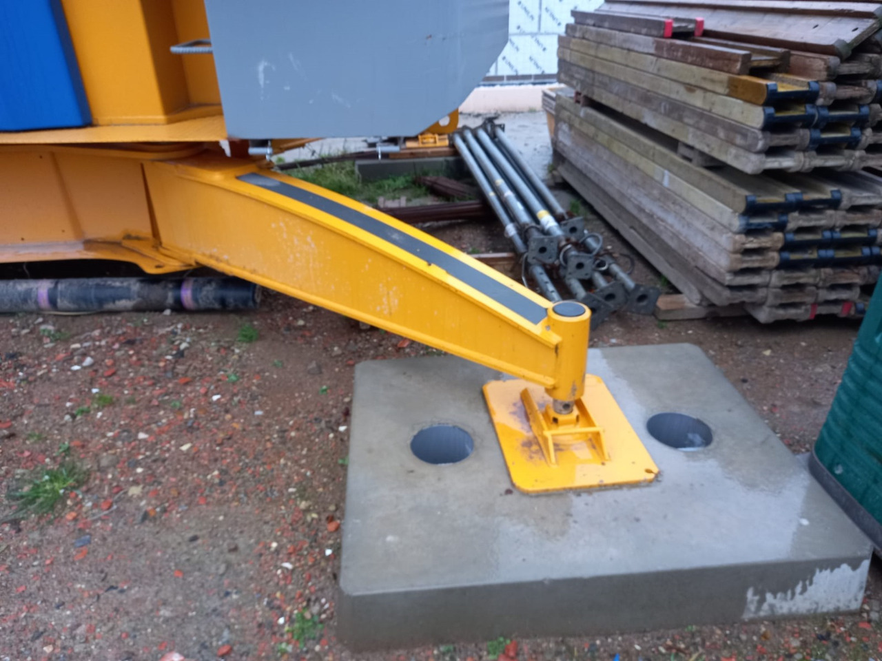 Potain IGO 50 - Self-erecting tower crane: picture 1 Potain IGO 50 - Self-erecting tower crane: picture 1