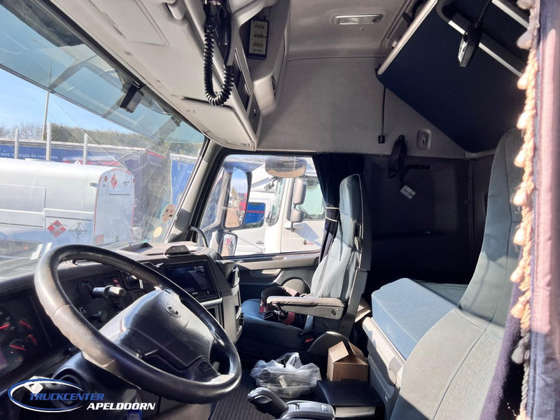 Volvo FH 440 HIAB 800 E4, 8x2 - Dropside/ Flatbed truck, Crane truck: picture 5 Volvo FH 440 HIAB 800 E4, 8x2 - Dropside/ Flatbed truck, Crane truck: picture 5