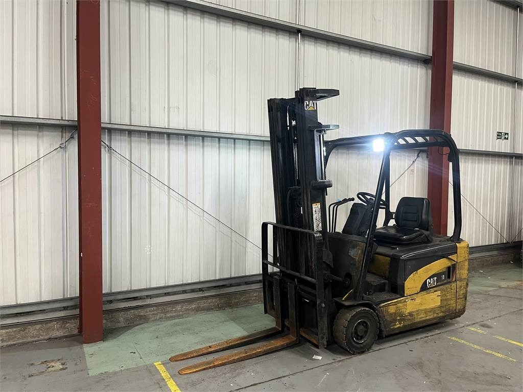 CAT EP18NT  - Electric forklift: picture 2 CAT EP18NT  - Electric forklift: picture 2
