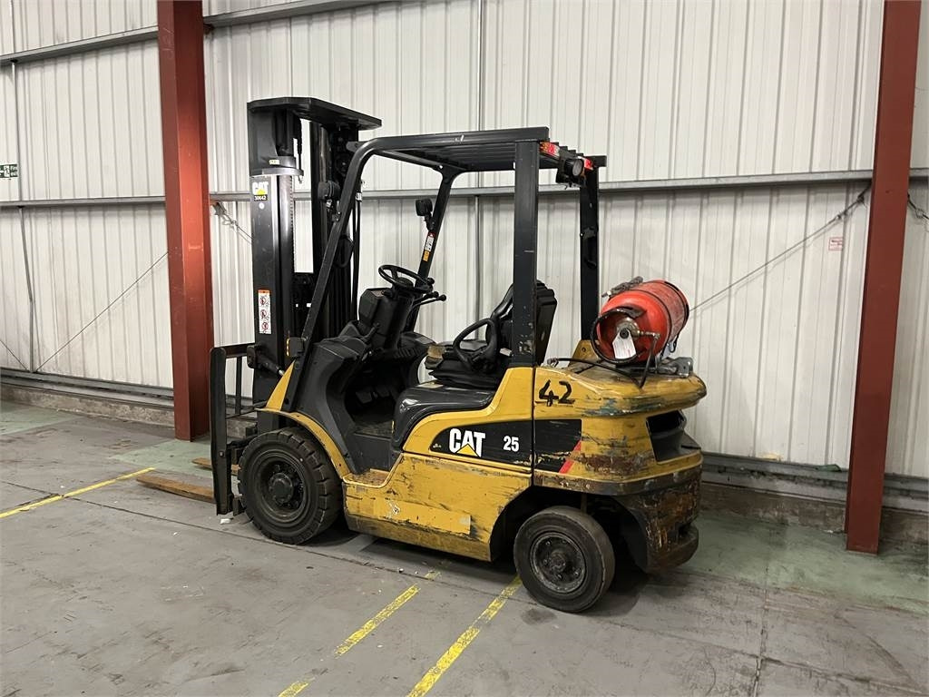 CAT GP25NT - LPG forklift: picture 3 CAT GP25NT - LPG forklift: picture 3