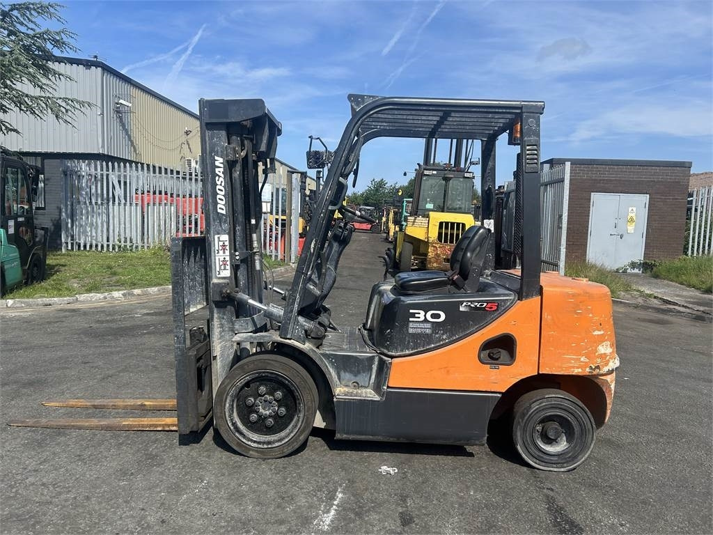 Doosan D30S-5 - Diesel forklift: picture 1 Doosan D30S-5 - Diesel forklift: picture 1