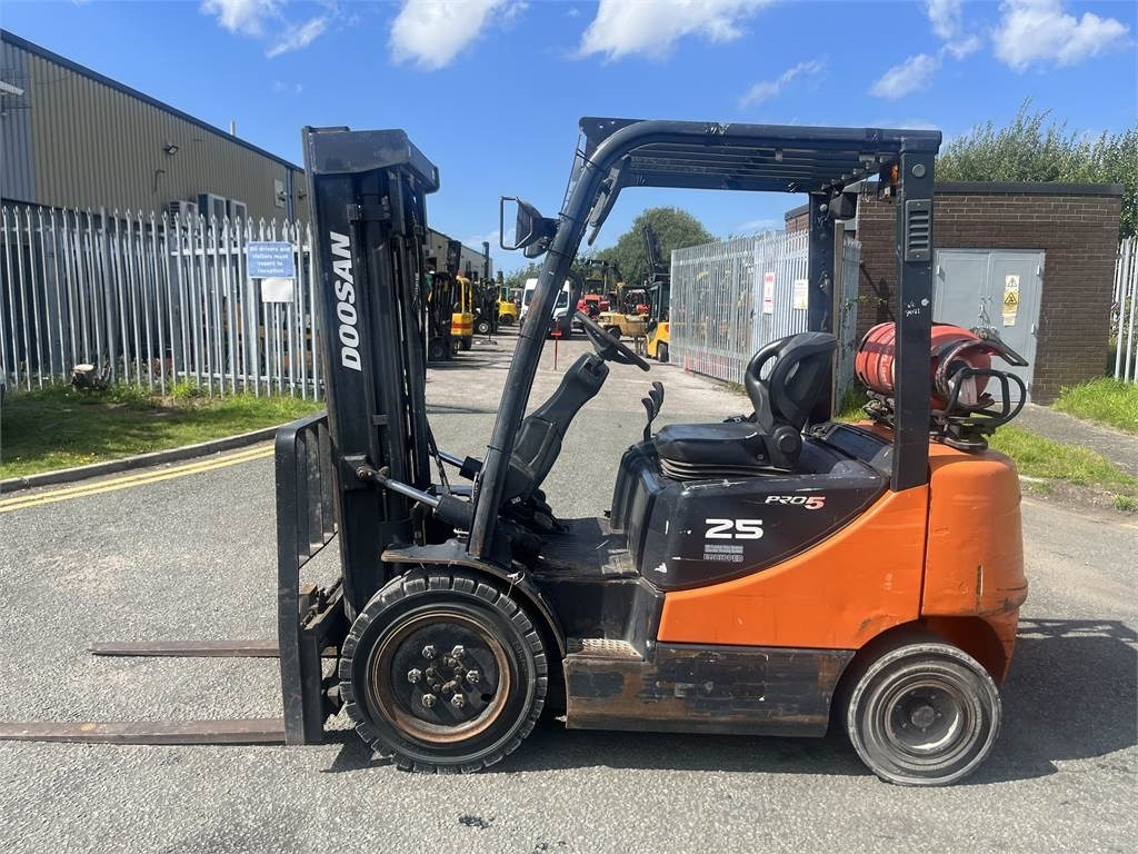 Doosan G25P-5 - LPG forklift: picture 1 Doosan G25P-5 - LPG forklift: picture 1