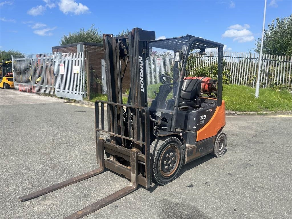 Doosan G25P-5 - LPG forklift: picture 2 Doosan G25P-5 - LPG forklift: picture 2