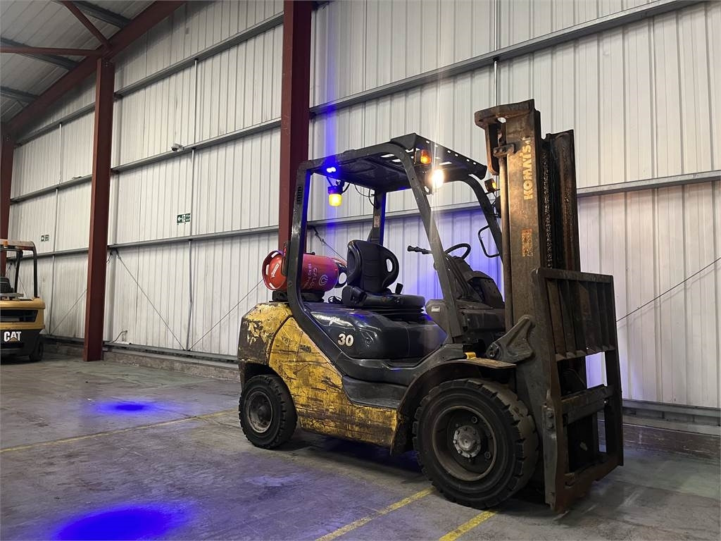 Komatsu FG30T-17  - LPG forklift: picture 4 Komatsu FG30T-17  - LPG forklift: picture 4