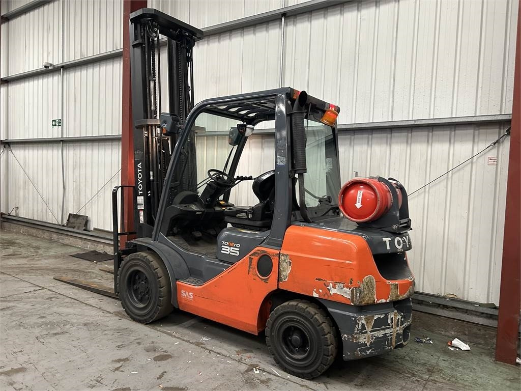 Toyota 02-8FGJF35  - LPG forklift: picture 3 Toyota 02-8FGJF35  - LPG forklift: picture 3