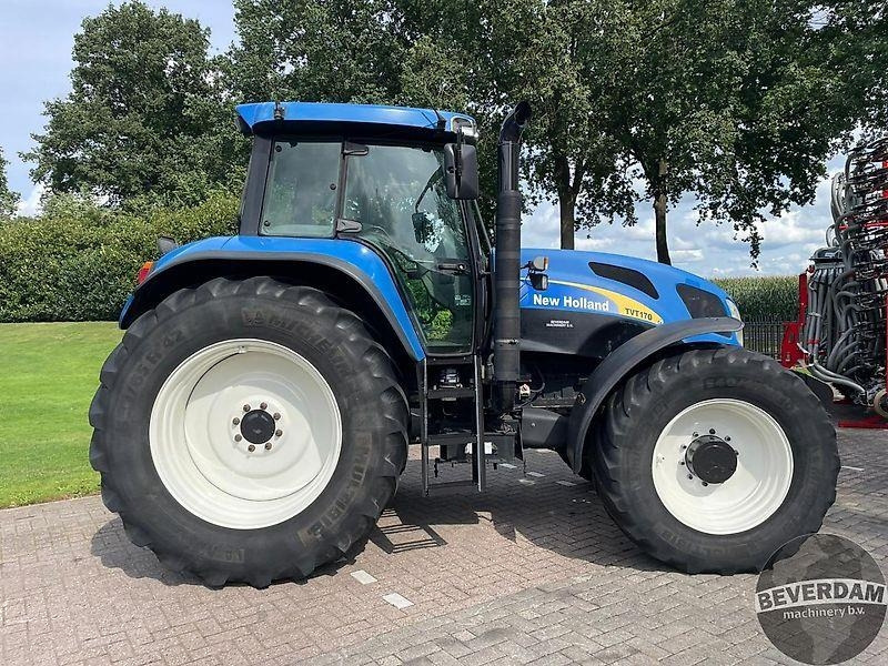 New Holland TVT 170 - Farm tractor: picture 5 New Holland TVT 170 - Farm tractor: picture 5