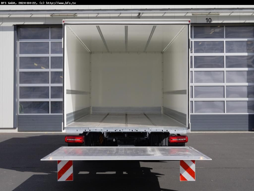 MAN TGL (TG3) 12.220 4x2 BL CH - Box truck: picture 3 MAN TGL (TG3) 12.220 4x2 BL CH - Box truck: picture 3
