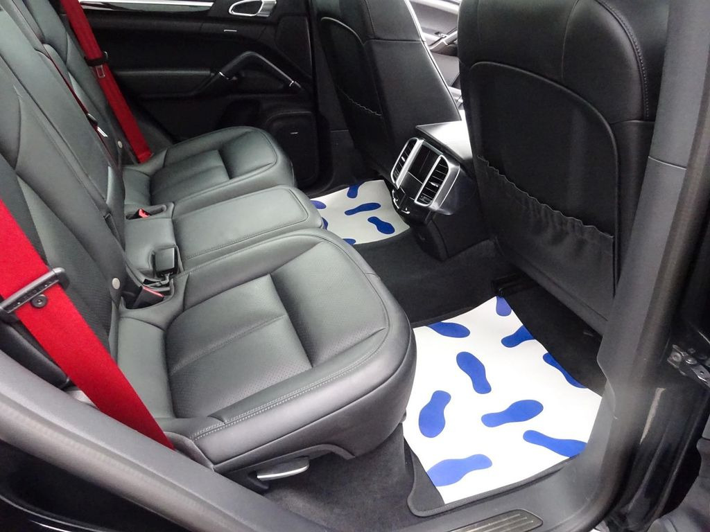 SUV Porsche Cayenne Diesel Platinum Edition 100 Liter Tank !: picture 14