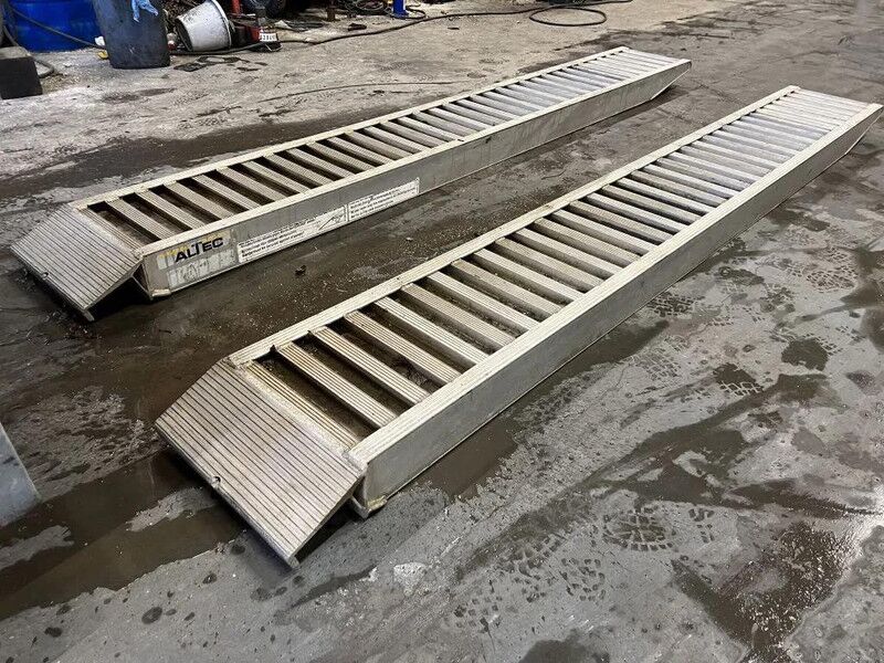 Altec OPRIJPLATEN (RAMPEN) 3,65 METER LANG - Attachment: picture 3 Altec OPRIJPLATEN (RAMPEN) 3,65 METER LANG - Attachment: picture 3