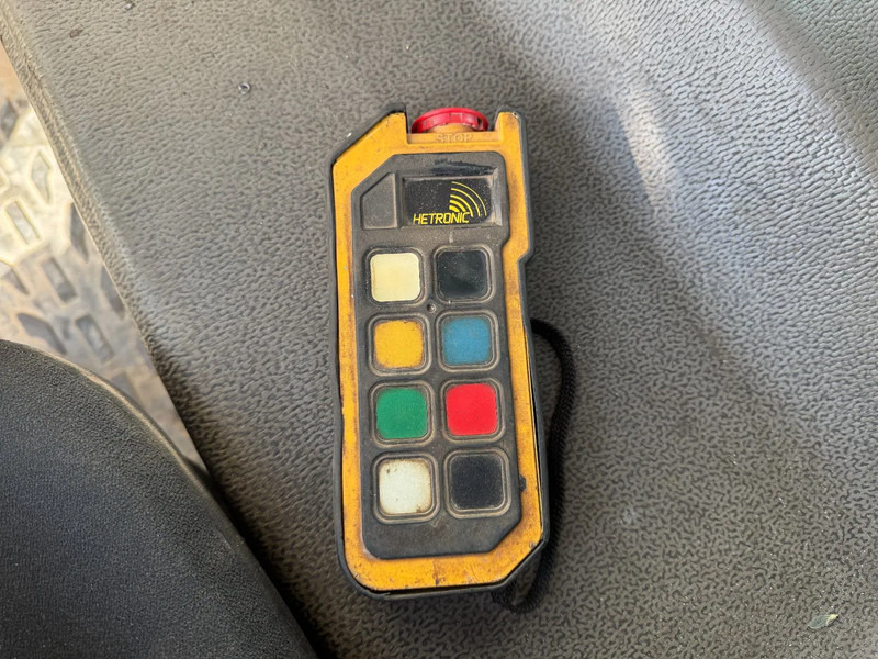 Skip loader truck DAF CF 400 6X2 - EURO 6 + VDL P-18 + REMOTE + LIFT AXLE: picture 13 Skip loader truck DAF CF 400 6X2 - EURO 6 + VDL P-18 + REMOTE + LIFT AXLE: picture 13