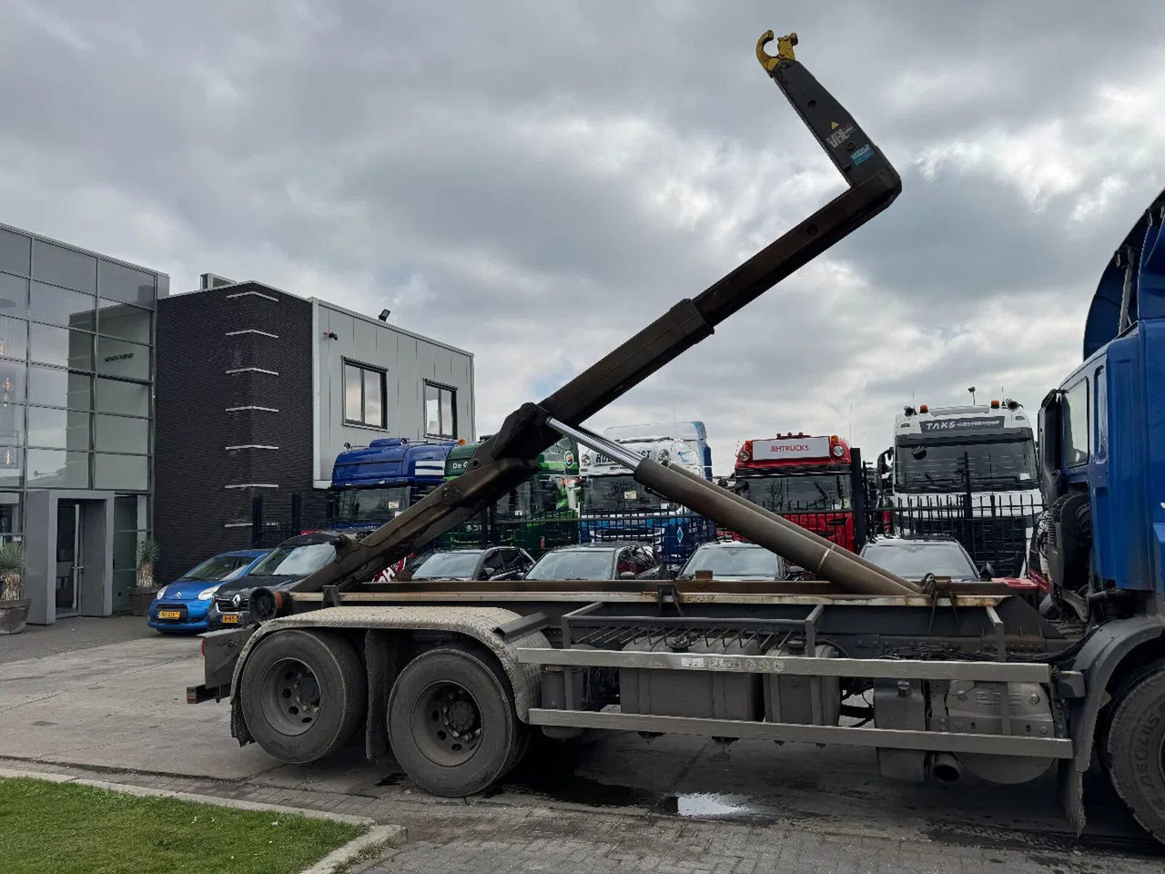 DAF CF 85.360 EURO 5 6X2 25T VDL HOOK TÜV 11-2025 - Hook lift truck: picture 4 DAF CF 85.360 EURO 5 6X2 25T VDL HOOK TÜV 11-2025 - Hook lift truck: picture 4