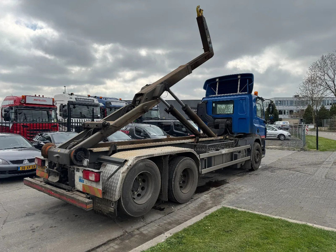 DAF CF 85.360 EURO 5 6X2 25T VDL HOOK TÜV 11-2025 - Hook lift truck: picture 5 DAF CF 85.360 EURO 5 6X2 25T VDL HOOK TÜV 11-2025 - Hook lift truck: picture 5