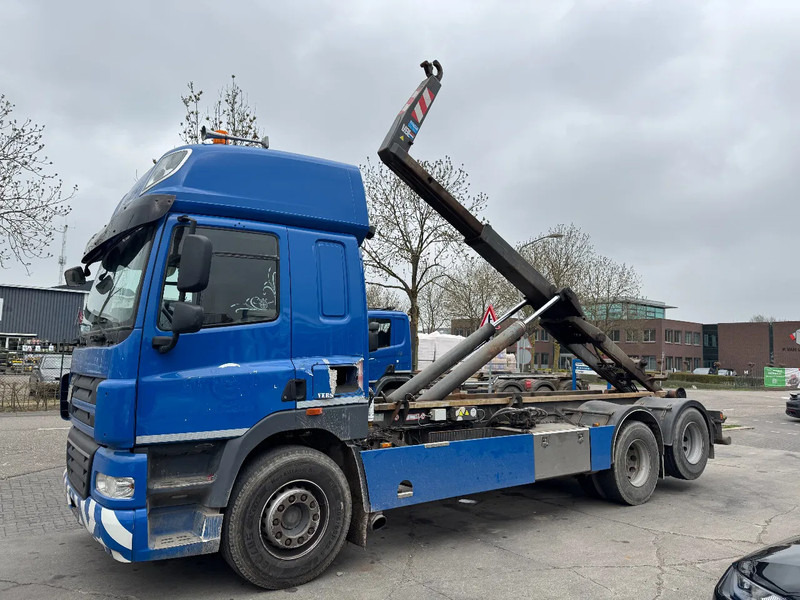 DAF CF 85 6X2 - EURO 5 + VDL HOOK + LIFT AXLE + TÜV 10-2025 - Hook lift truck: picture 1 DAF CF 85 6X2 - EURO 5 + VDL HOOK + LIFT AXLE + TÜV 10-2025 - Hook lift truck: picture 1