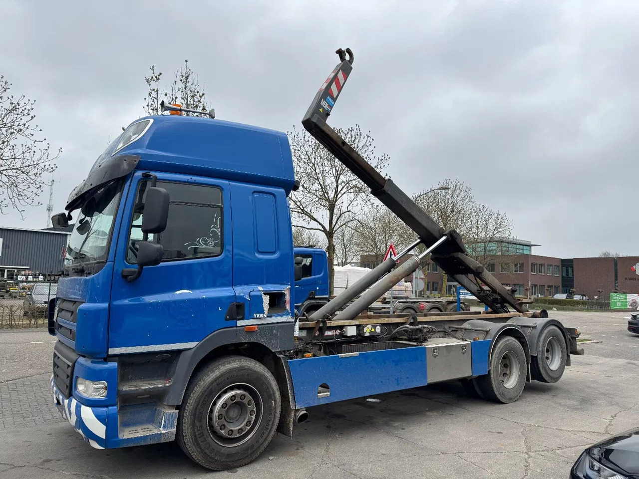 DAF CF 85 6X2 - EURO 5 + VDL HOOK + LIFT AXLE + TÜV - Hook lift truck: picture 1 DAF CF 85 6X2 - EURO 5 + VDL HOOK + LIFT AXLE + TÜV - Hook lift truck: picture 1