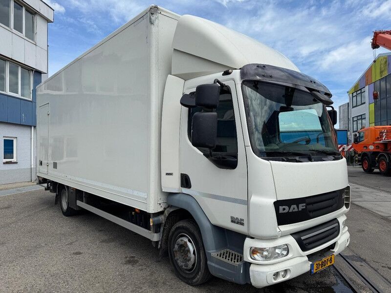 DAF LF 46.210 4X2 EURO 5 - BOX INSIDE: 6,55 M - Box truck: picture 3 DAF LF 46.210 4X2 EURO 5 - BOX INSIDE: 6,55 M - Box truck: picture 3