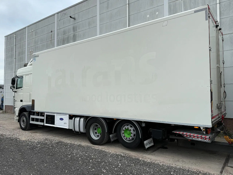 DAF XF 460 6X2 YEAR 2017 COMPLETE! + CARRIER SUPRA 850 + DHOLLANDIA - Refrigerator truck: picture 2 DAF XF 460 6X2 YEAR 2017 COMPLETE! + CARRIER SUPRA 850 + DHOLLANDIA - Refrigerator truck: picture 2