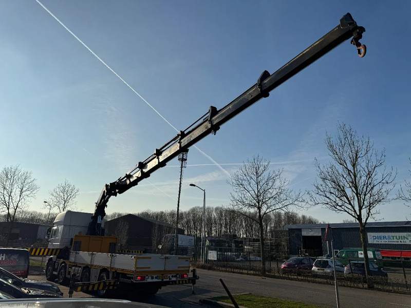 DAF XF 460 8X2 - EURO 6 + HIAB 855 EP-6 + REMOTE + STEERING AXLE - Crane truck: picture 4 DAF XF 460 8X2 - EURO 6 + HIAB 855 EP-6 + REMOTE + STEERING AXLE - Crane truck: picture 4