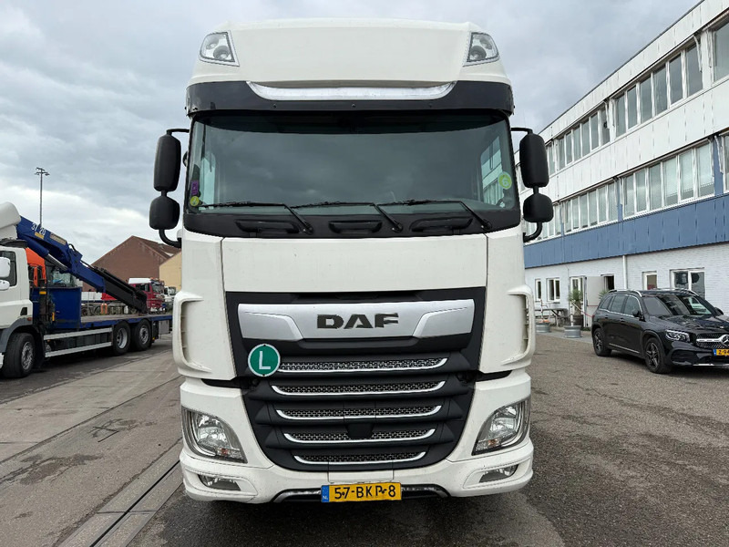 DAF XF 480 6X2 + 2 AXLE HANGER + TRS COOLING + DHOLLANDIA LIFT (2x) - Refrigerator truck: picture 2 DAF XF 480 6X2 + 2 AXLE HANGER + TRS COOLING + DHOLLANDIA LIFT (2x) - Refrigerator truck: picture 2
