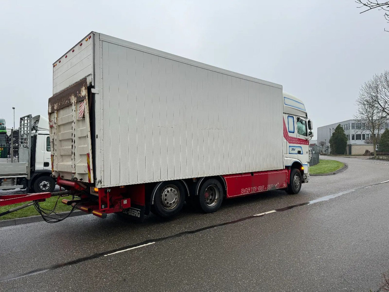 DAF XF 510 6X2 - EURO 6 + RETARDER + ZEPRO LIFT + RE - Box truck: picture 5 DAF XF 510 6X2 - EURO 6 + RETARDER + ZEPRO LIFT + RE - Box truck: picture 5
