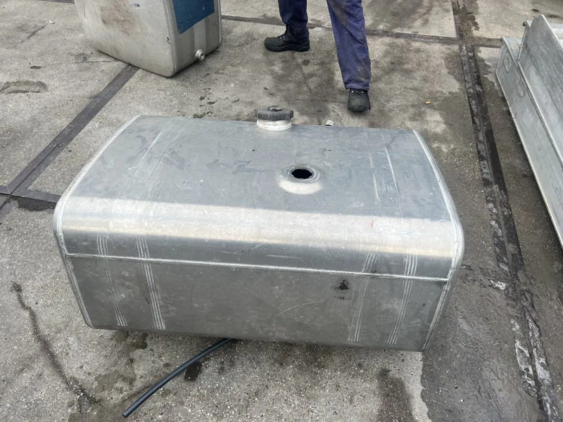 Diversen 460 liter brandstof tank - Fuel tank for Truck: picture 1 Diversen 460 liter brandstof tank - Fuel tank for Truck: picture 1