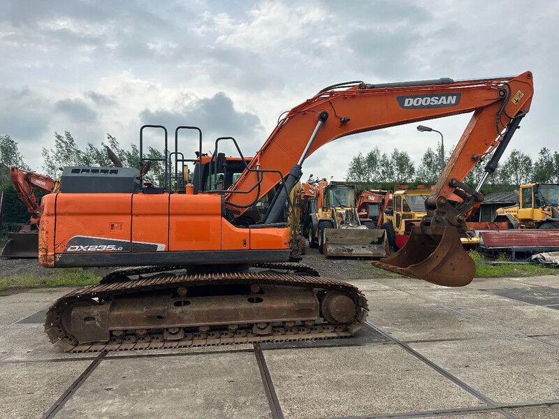 Doosan DX235LC 5 - Crawler excavator: picture 2 Doosan DX235LC 5 - Crawler excavator: picture 2