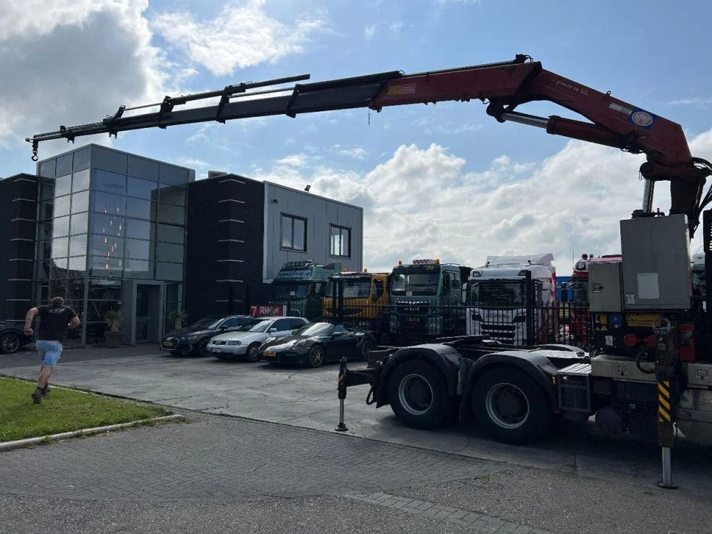 HMF 4220 K6 + REMOTE CTRL - 4 OUTRIGGERS 4220 K6 - Loader crane for Truck: picture 2 HMF 4220 K6 + REMOTE CTRL - 4 OUTRIGGERS 4220 K6 - Loader crane for Truck: picture 2