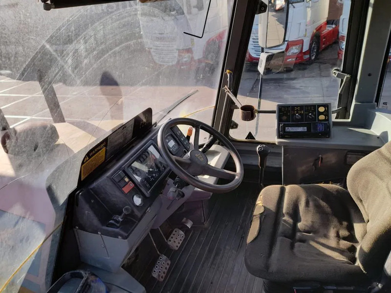 JCB HMV 155T-65 HMV 155T-65 FASTRAC 4X4 - Farm tractor: picture 4 JCB HMV 155T-65 HMV 155T-65 FASTRAC 4X4 - Farm tractor: picture 4