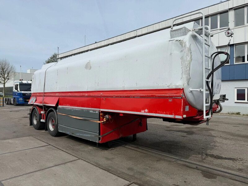 LAG L022 2 AS TANK MET SCHADE - 37500 LITER + SLANG & POMPEN - Tank semi-trailer: picture 2 LAG L022 2 AS TANK MET SCHADE - 37500 LITER + SLANG & POMPEN - Tank semi-trailer: picture 2