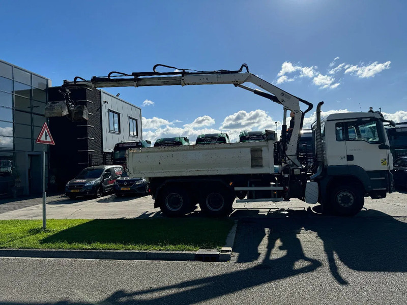MAN TGS 26.400 6X4 HIAB 166D + REMOTE CONTROL + 2 WAYS KIPPER TÜV TILL 07-2025 - Crane truck: picture 5 MAN TGS 26.400 6X4 HIAB 166D + REMOTE CONTROL + 2 WAYS KIPPER TÜV TILL 07-2025 - Crane truck: picture 5